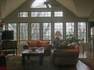 800 Timber Glen Ln, Ballwin, MO 63021