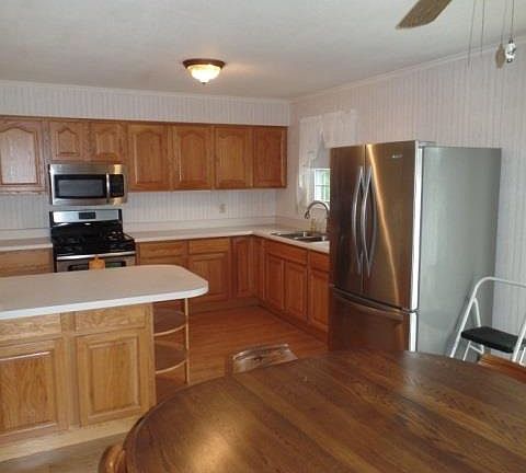5th image of 11010 Oakwood Dr