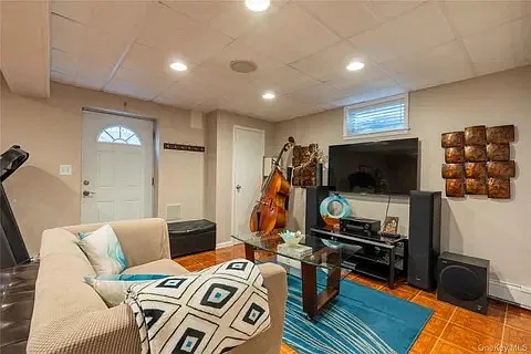 N Jerusalem Rd, East Meadow — Photo 2