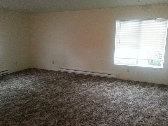 2nd image of 1116 Wood Ave APT 2
