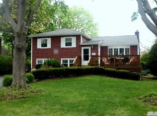 108 Joni Dr, West Sayville, NY 11796