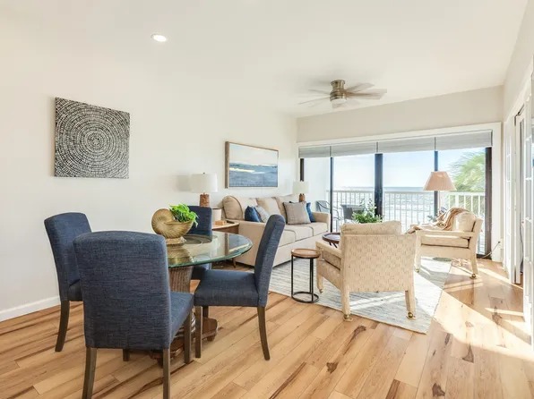 7700 Seawall Blvd APT 302, Galveston, TX 77551