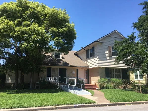 4928 Crockett Blvd, Galveston, TX 77551