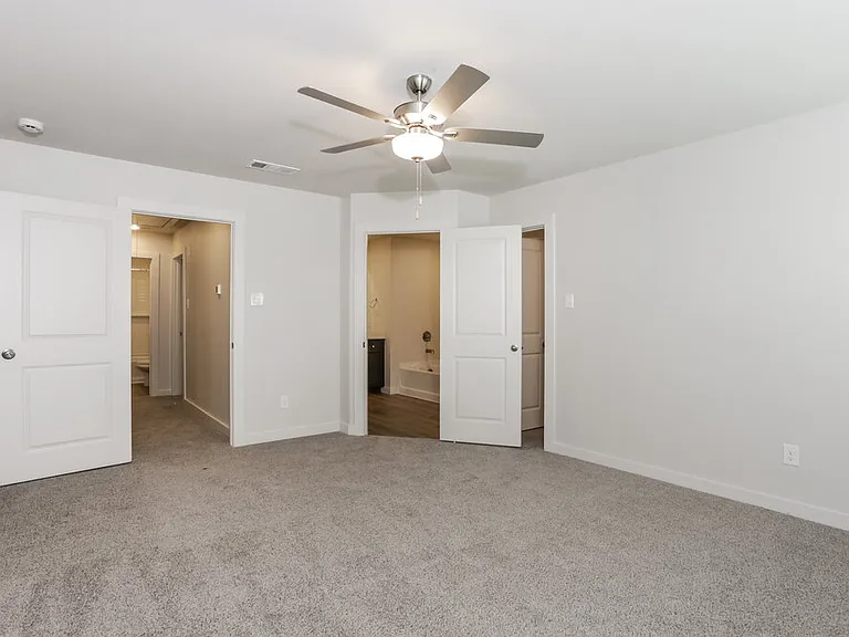 201 Julian Davis Dr — Photo 11