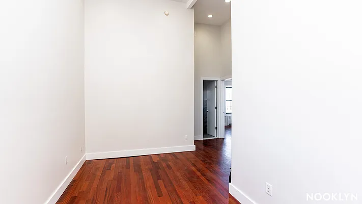 Rented by Nooklyn NYC LLC | media 19