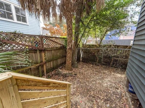 215 Fishburne St APT A, Charleston, SC 29403