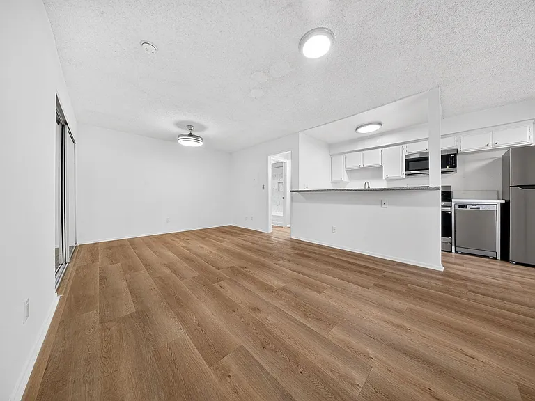 5708 Tujunga Ave — Photo 23