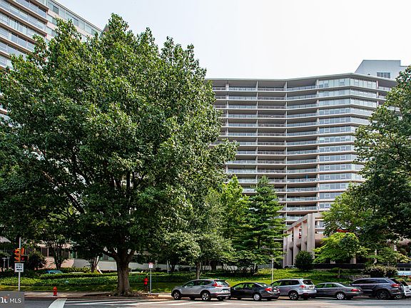 3rd image of 2401 Pennsylvania Ave APT 2B22