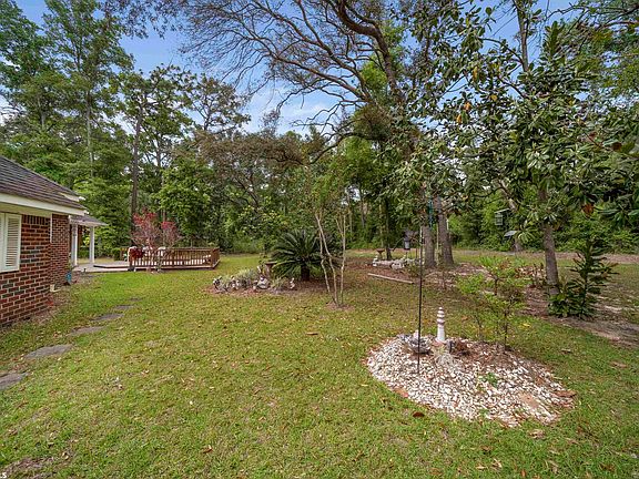 5th image of 11810 Village Green Dr