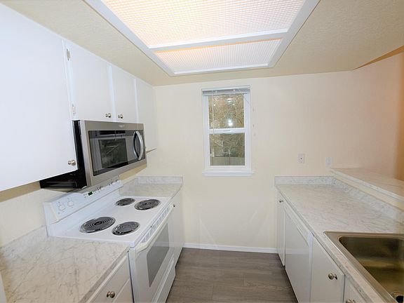 5th image of 12645 NE 130th Way APT H301