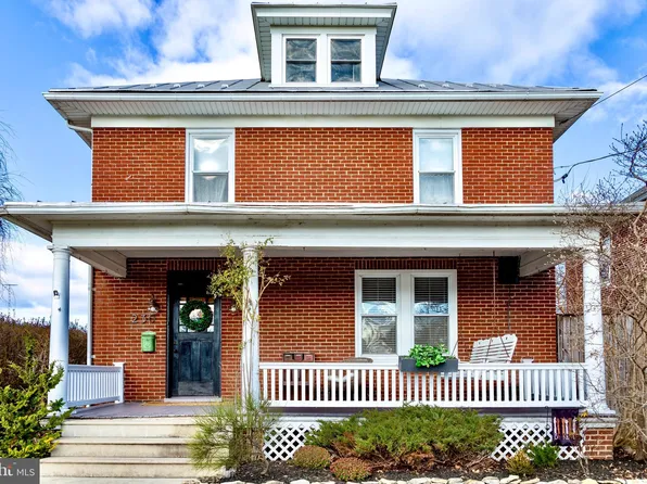 230 E Madison St, Greencastle, PA 17225