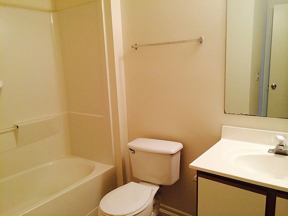 5th image of 53 White Pond Ct #53