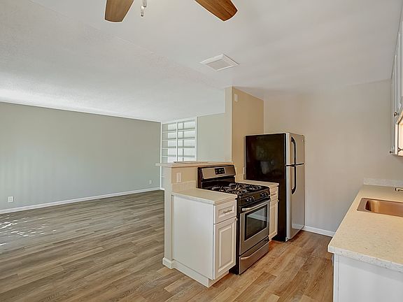 4th image of 1120 Laguna St #3