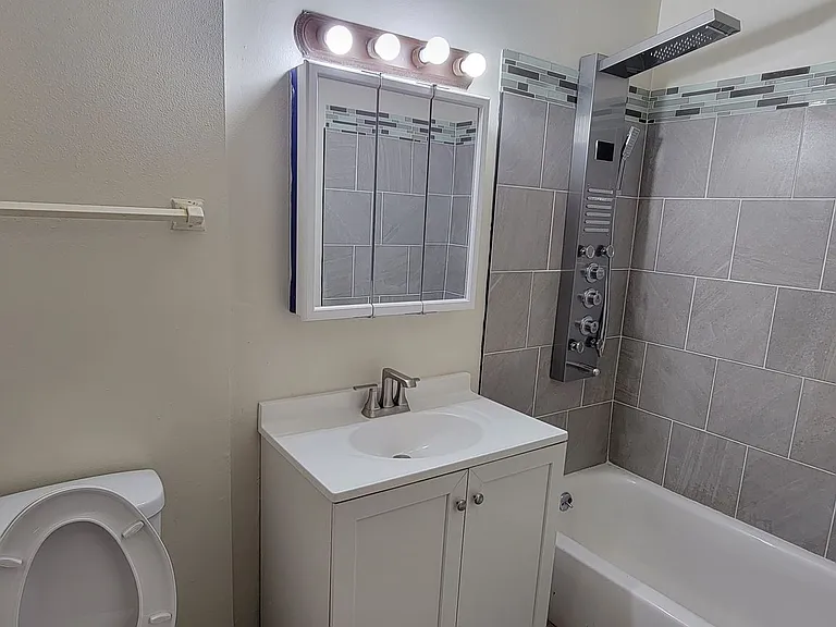 4635 S. 23rd Street - 12 Unit + Parking Lot — Photo 4