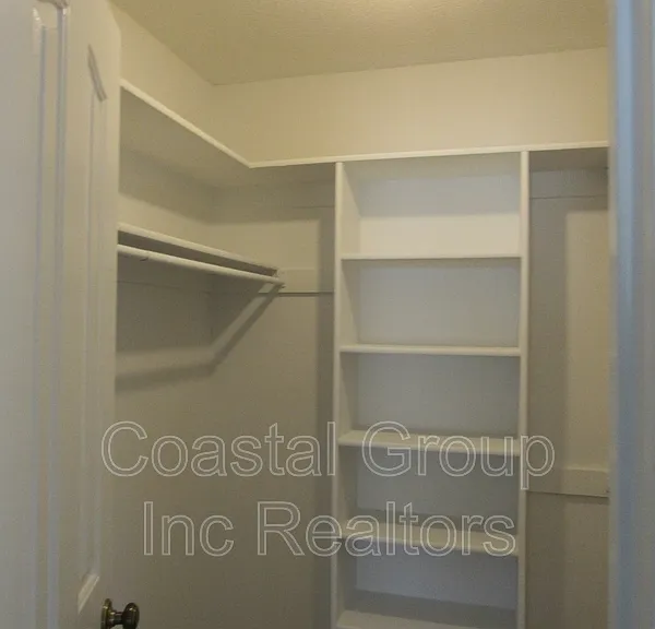 1538 Stillwood St — Photo 23