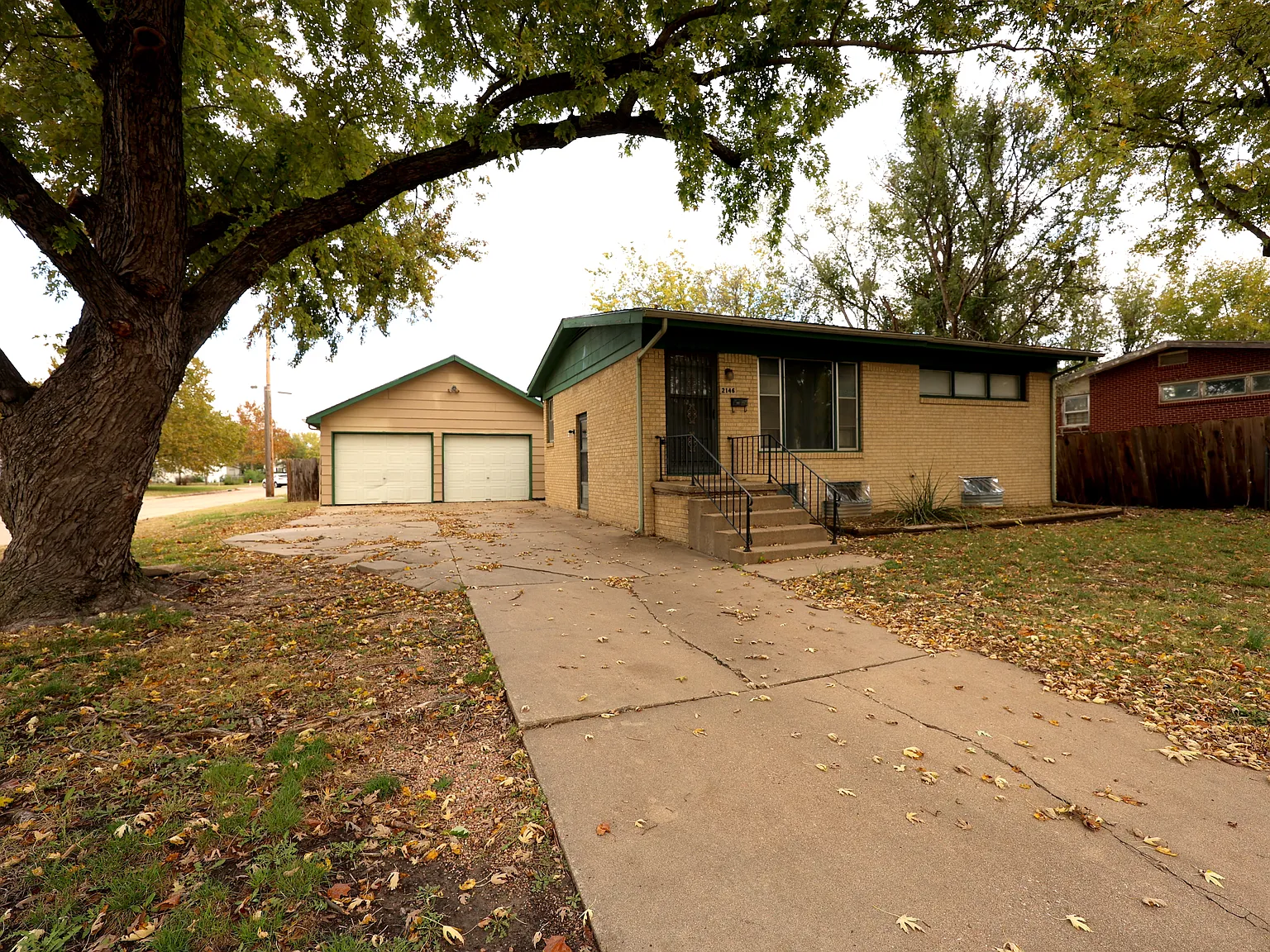 2146 W Haskell St — Photo 1