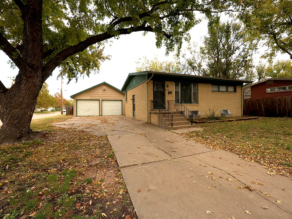 2146 W Haskell St