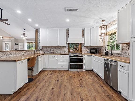 3rd image of 514 Cedarbrook Dr