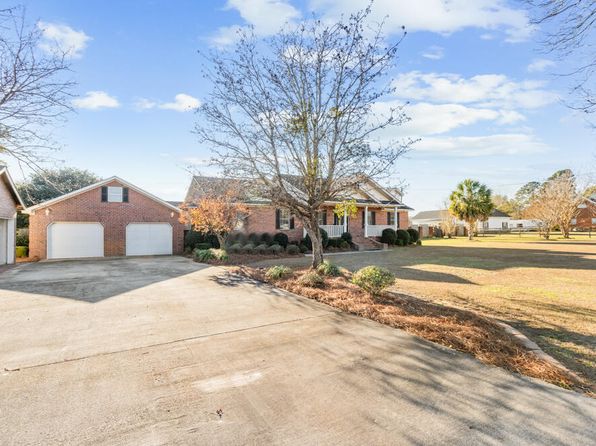 747 Gardensgate Rd, Eutawville, SC 29048