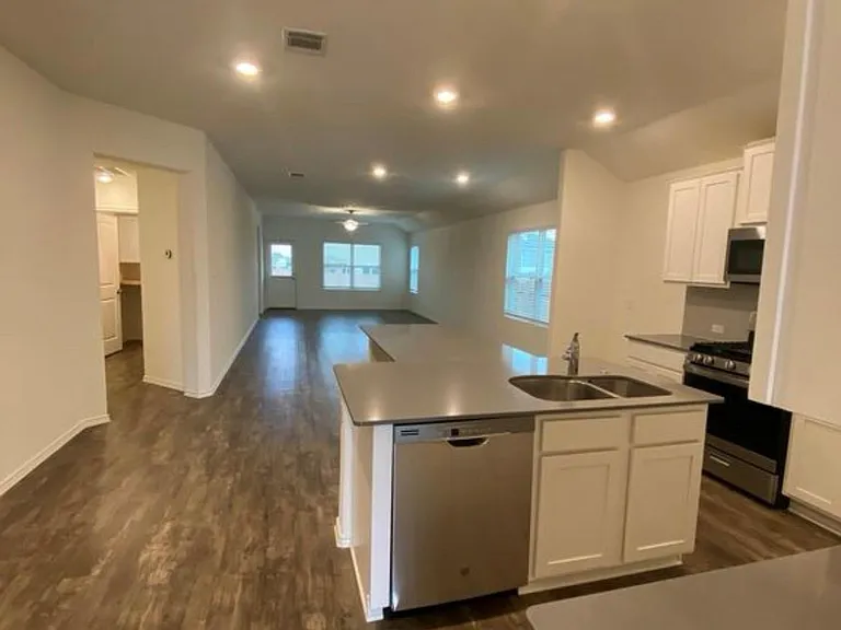 1209 Nokota Bnd — Photo 21