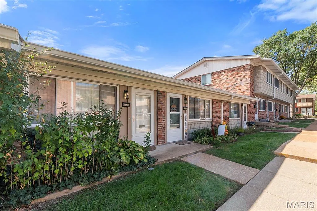 10682 Carroll Wood Way photo 1
