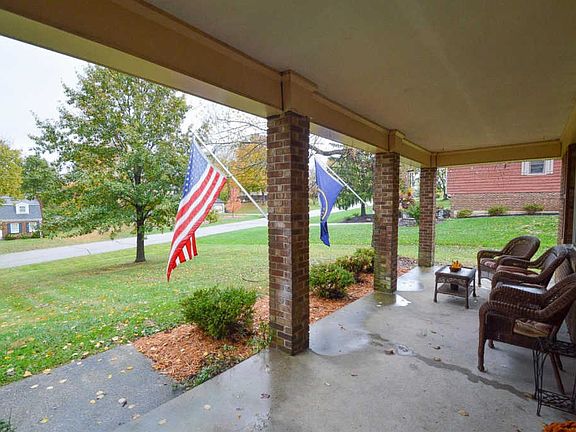 2nd image of 595 Woodland View Dr