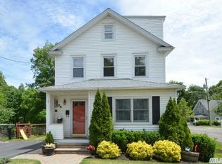 36 Hillside Ave, Glen Head, NY 11545