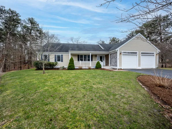 7 Doves Wing Road, South Yarmouth, MA 02664