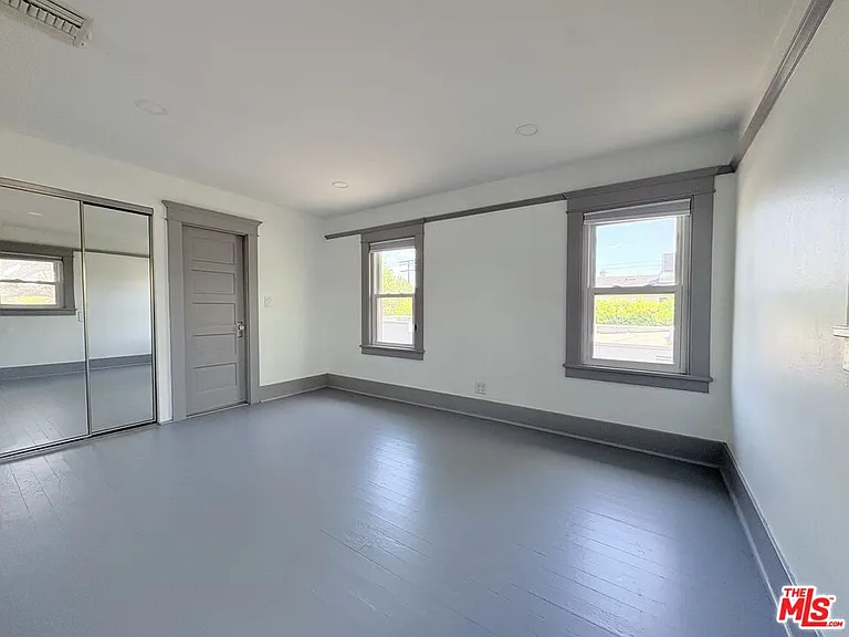 613 N Lucerne Blvd — Photo 19