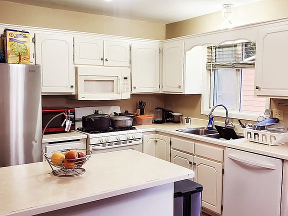 4th image of 5786 213th St N #1