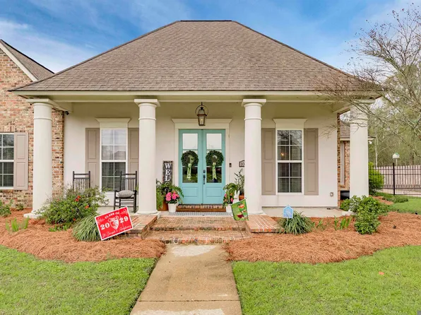 10152 Autumn Ct, Denham Springs, LA 70726
