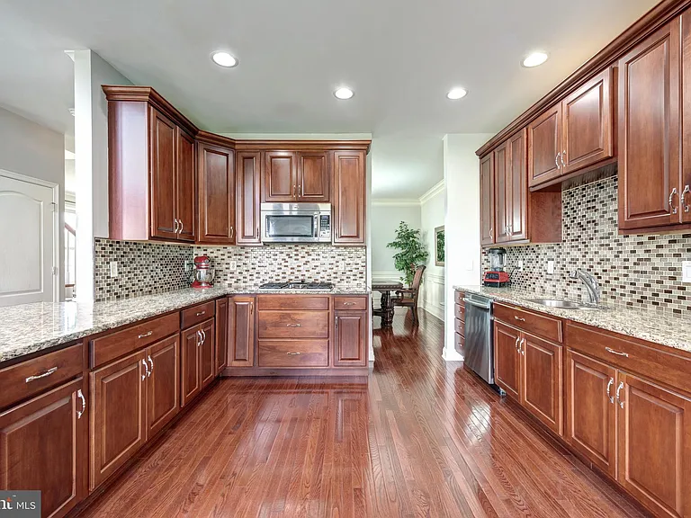 2604 Rockledge Ct — Photo 24