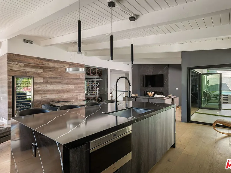 344 Arno Way — Photo 12