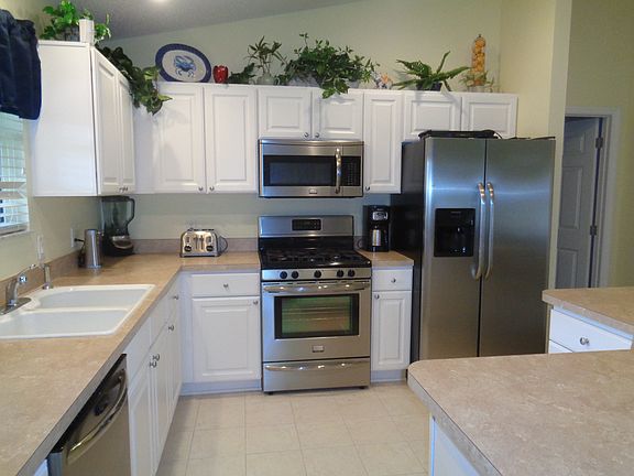 Kitchen (New SS Appliances)