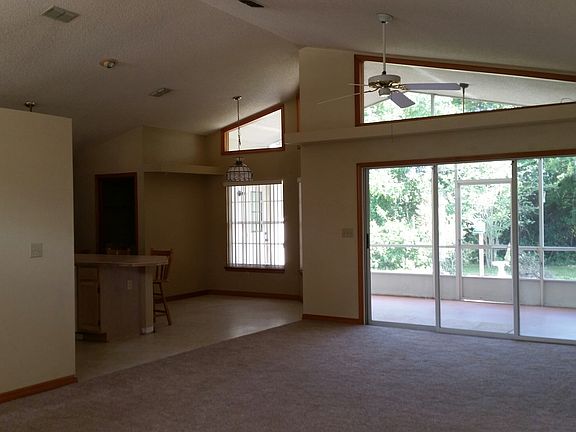 2nd image of 28 Canterclub Ct