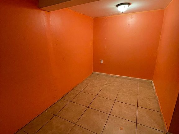 4th image of 9915 203rd St