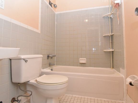 5th image of 106 W 114th St #5AA