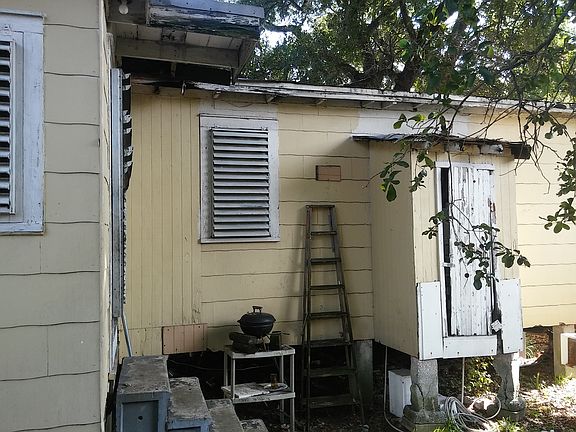 3rd image of 2810 Avenue K