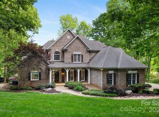 9013 Yellow Pine Ct, Waxhaw, NC 28173