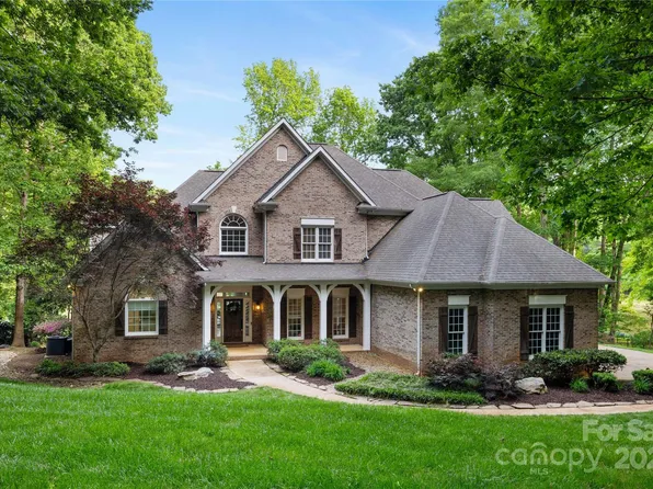 9013 Yellow Pine Ct, Waxhaw, NC 28173