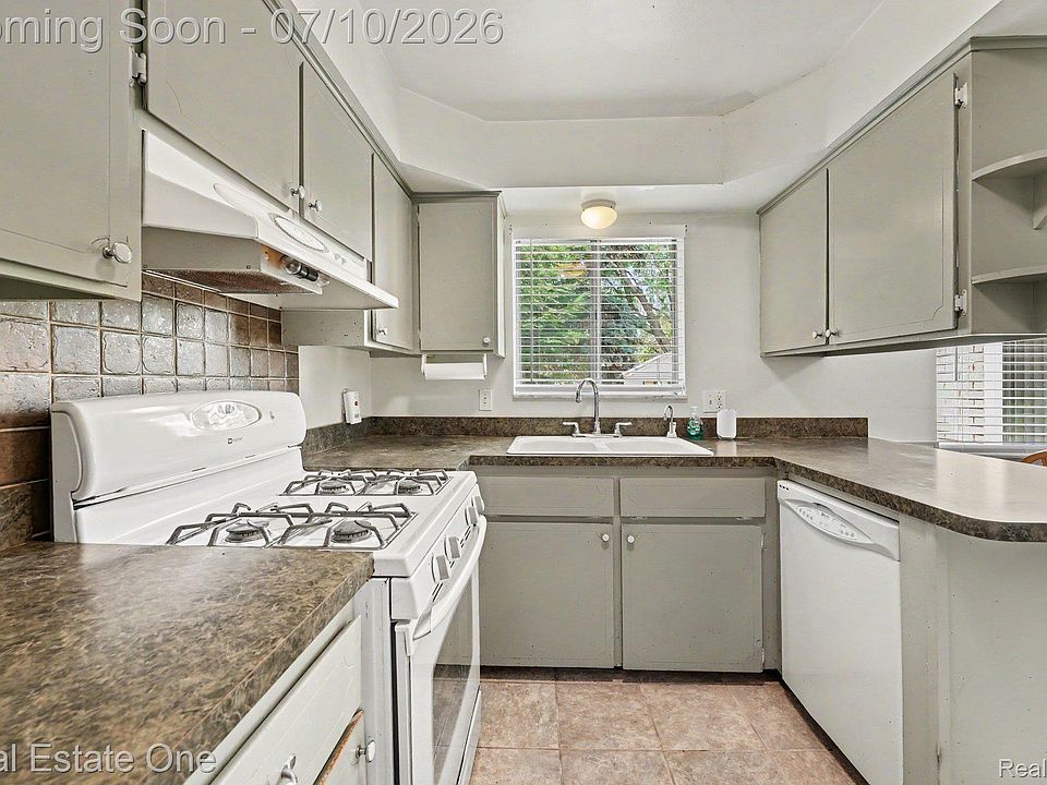 1st image of 27663 Audrey Ave