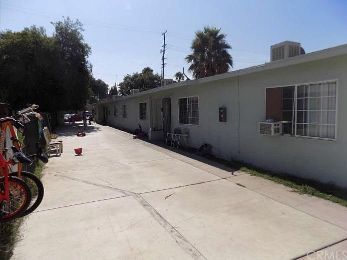 1st image of 1256 N Sierra Way
