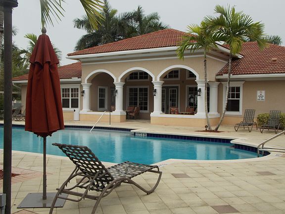 2nd image of 6533 Emerald Dunes Dr APT 206