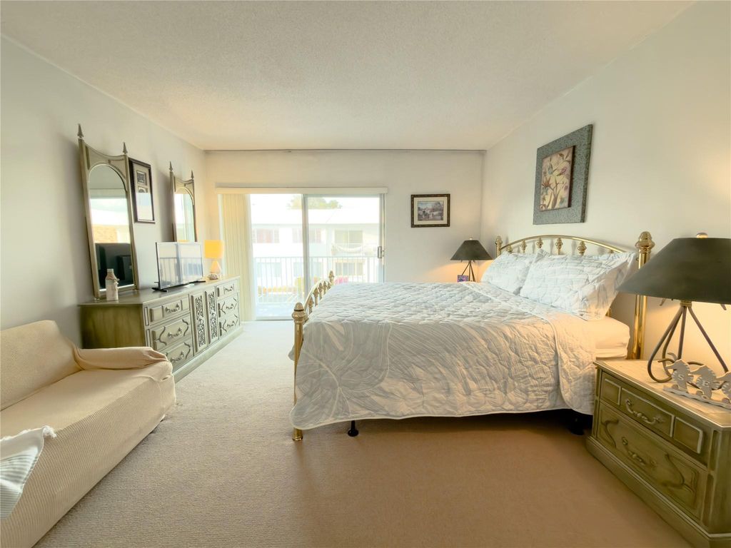 412 S Cypress Rd APT 225, photo 8