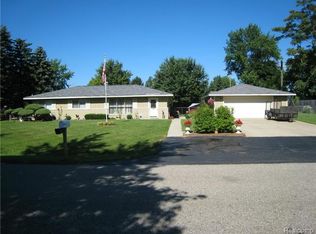 5865 Mary Sue St, Clarkston, MI 48346