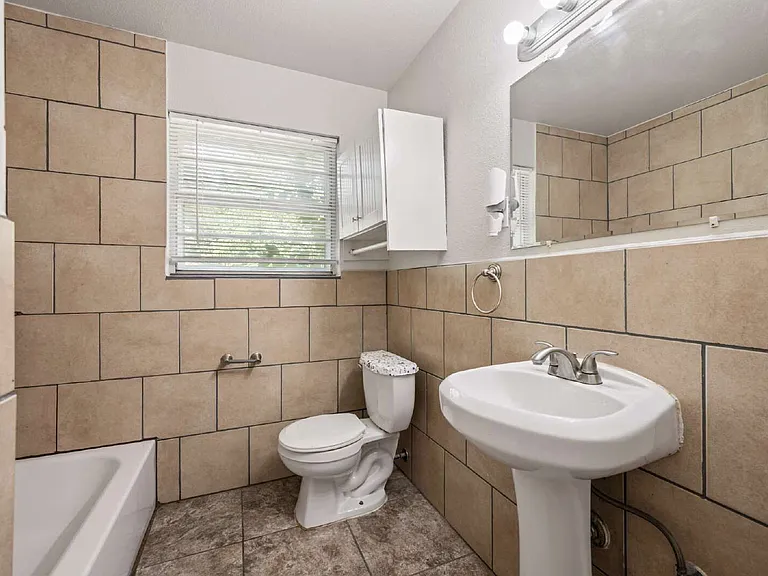 5213 Santa Rosa Dr — Photo 15