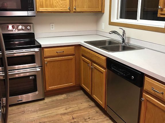 3rd image of 2991 Village Ln