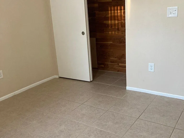 7010 Oakshire Dr — Photo 26