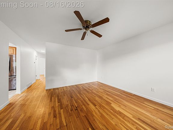 5th image of 1619 Camden St