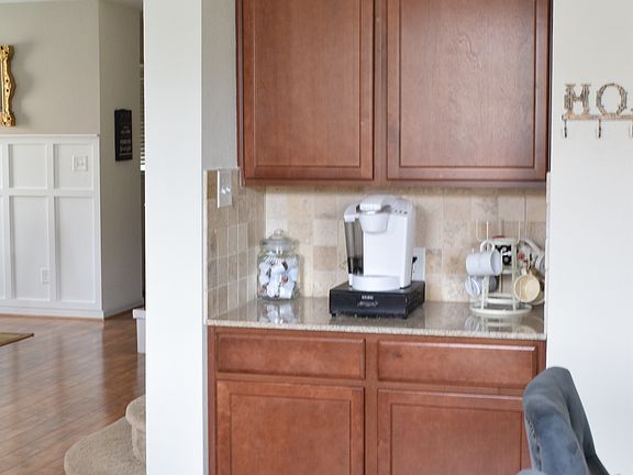Bonus kitchen serving area